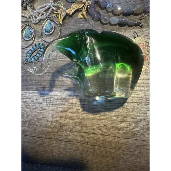Murano Art Glass Mid Century Modern Emerald Green Elephant Figurine/Paperweight - Picture 9 of 11